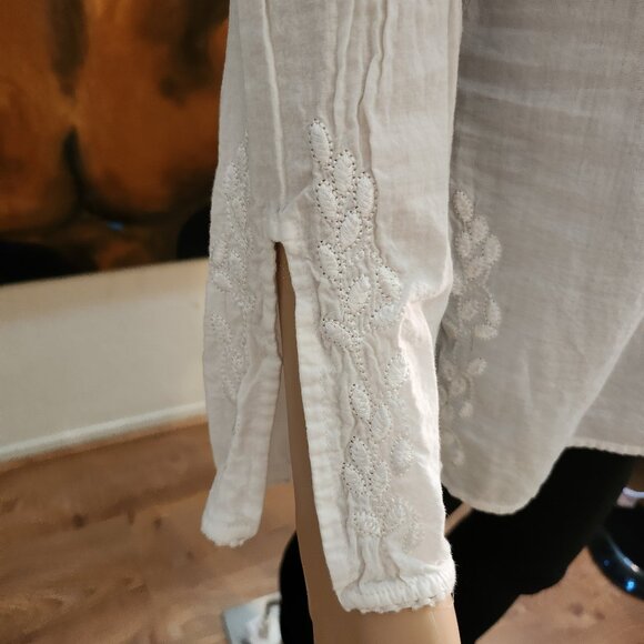 nineTy size L, white 100% cotton, tunic blouse with embroidered trim, v-neck - Picture 9 of 16